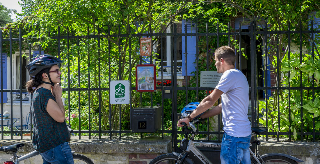 Pause vélo aux Jardins d'Hélène, Giverny © Aqua Calypso