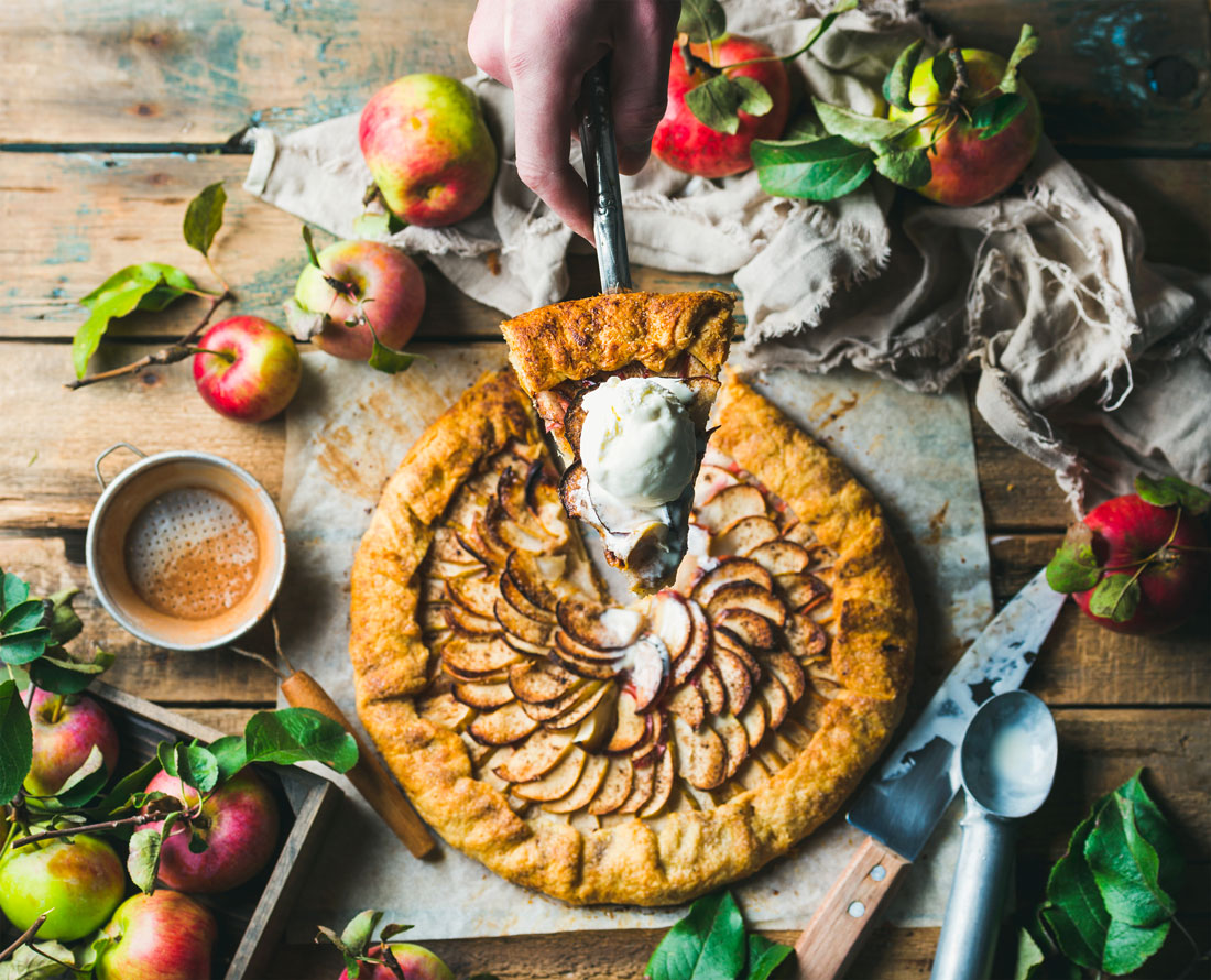 Tarte aux pommes © AdobeStock, Sonyakamoz