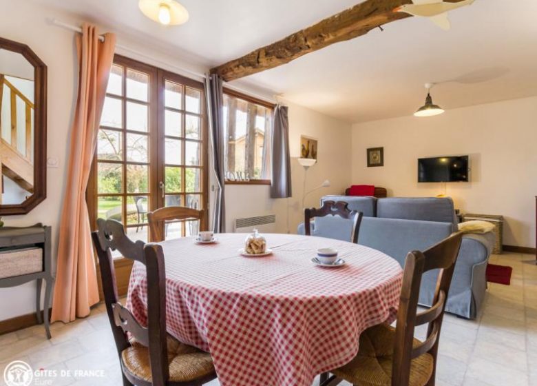 Gîte LA COUR AUX FLEURS
