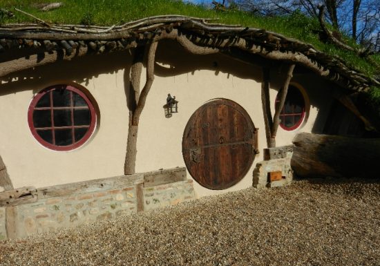 @C.TUOT - EURL LES ROULOTTES DE LA RISLE Le Gîte du Goubelin : féérie, piscine et jacuzzi