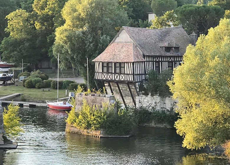 Giverny Tourist Train