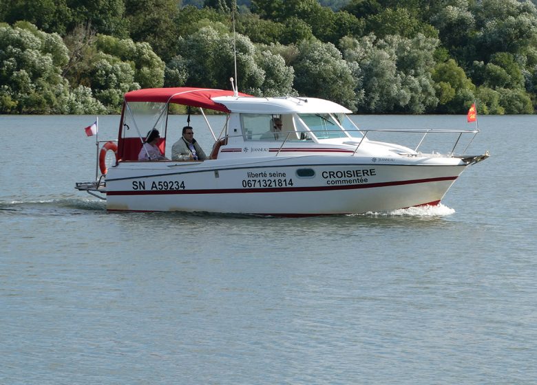 Liberté Seine Cruise