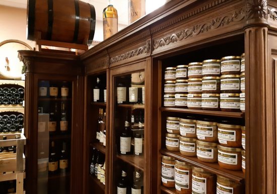 ©Bacchus et Traditions Bacchus & Tradition (wine cellar)