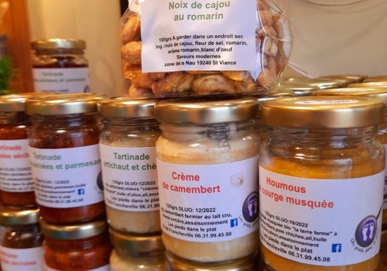 ©Les Pieds dans le Plat Les Pieds dans le Plat et les Pâtisseries d’Aubane ( fine food shop/delicatessen)